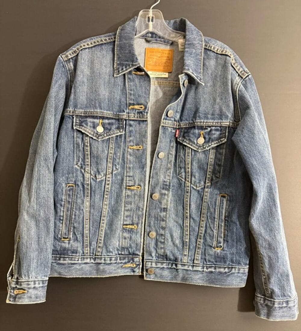 Levi's Premium Women's Small Blue Denim Trucker Jacket 100% Cotton Red Tab